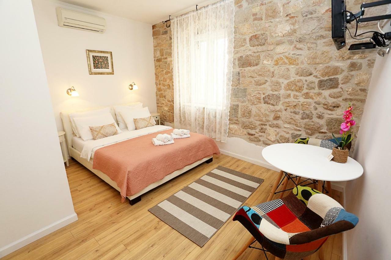 Split Old Town Suites ภายนอก รูปภาพ